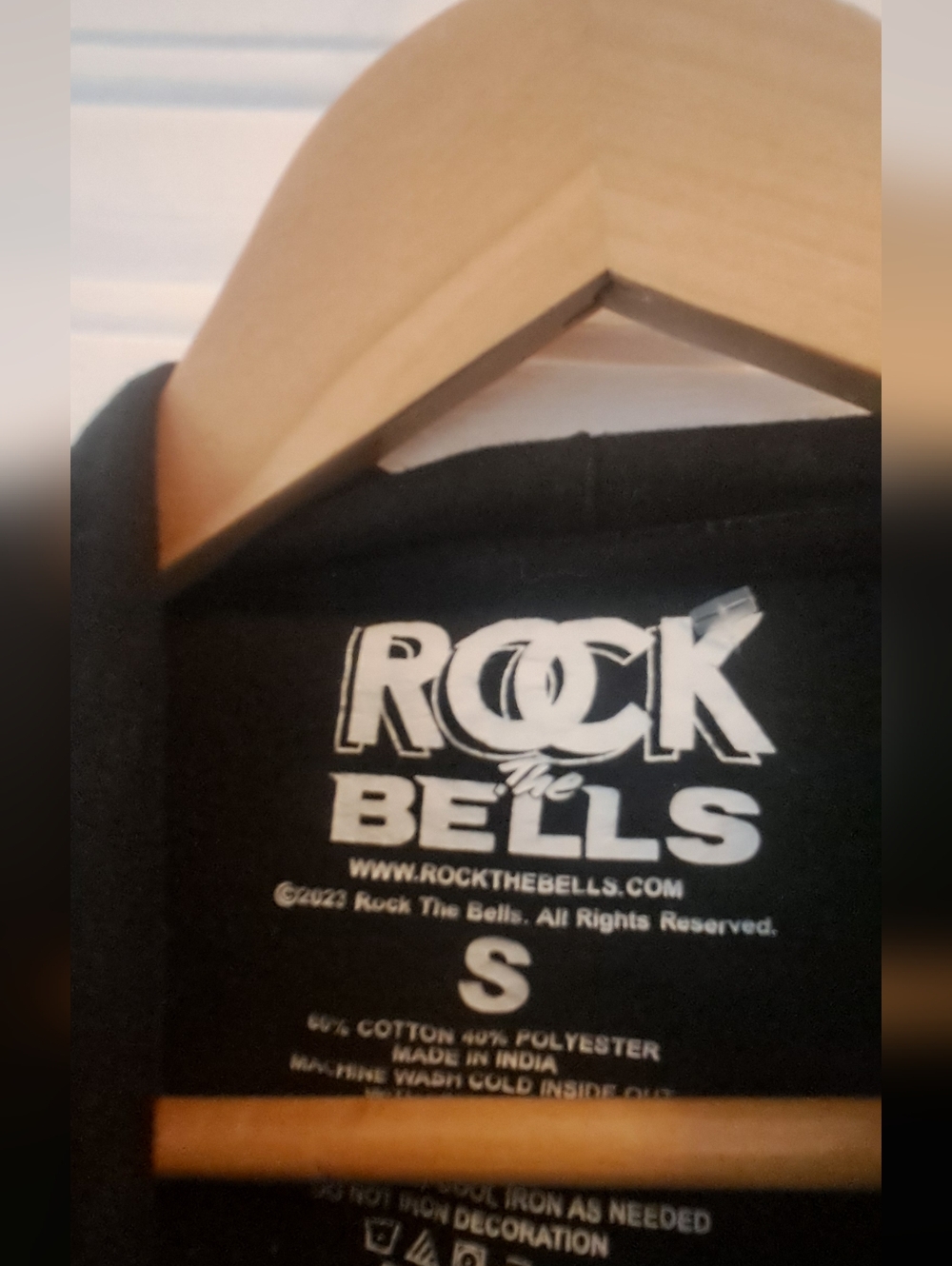 Rock The Bells LL Cool J Graphic Cropped Hoodie - Picture 4 of 4